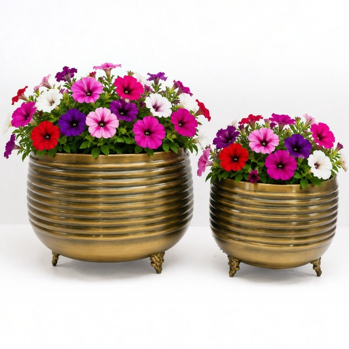 Gold metal planter set of 2 for home decor